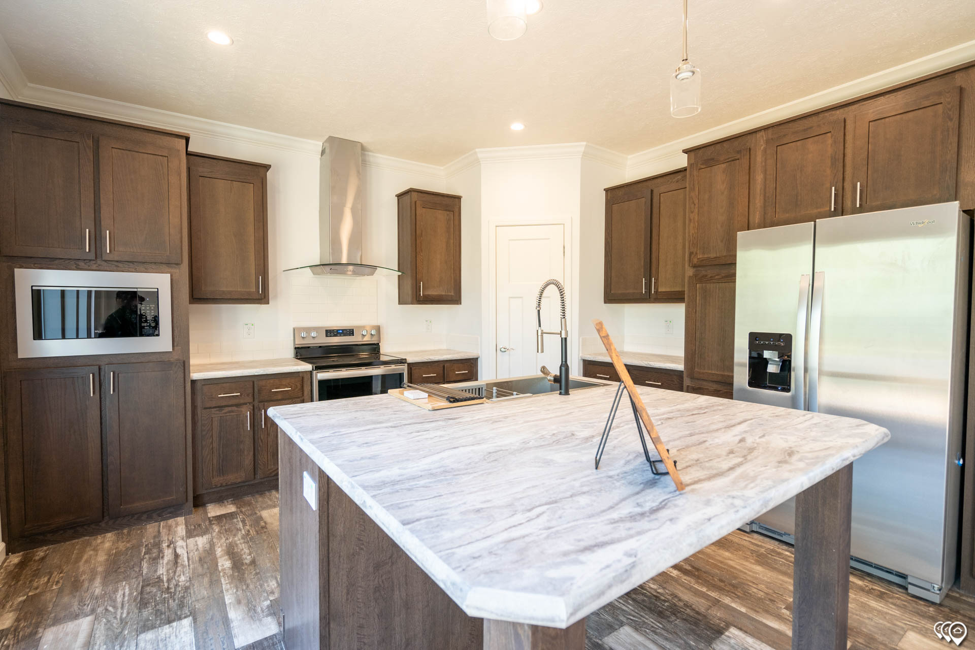 Dutch Elite Riverside 326402 For Sale at Eagle Park Homes